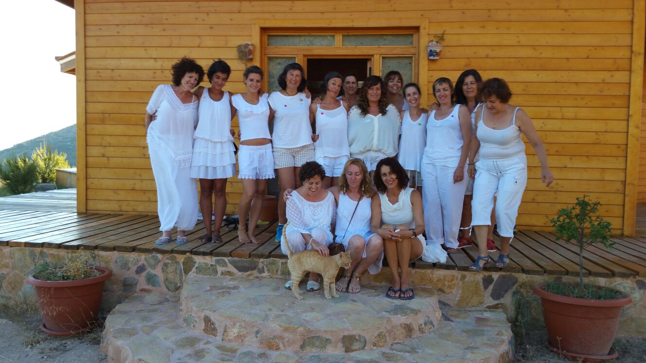 curso presencial grupo vestidas de blanco